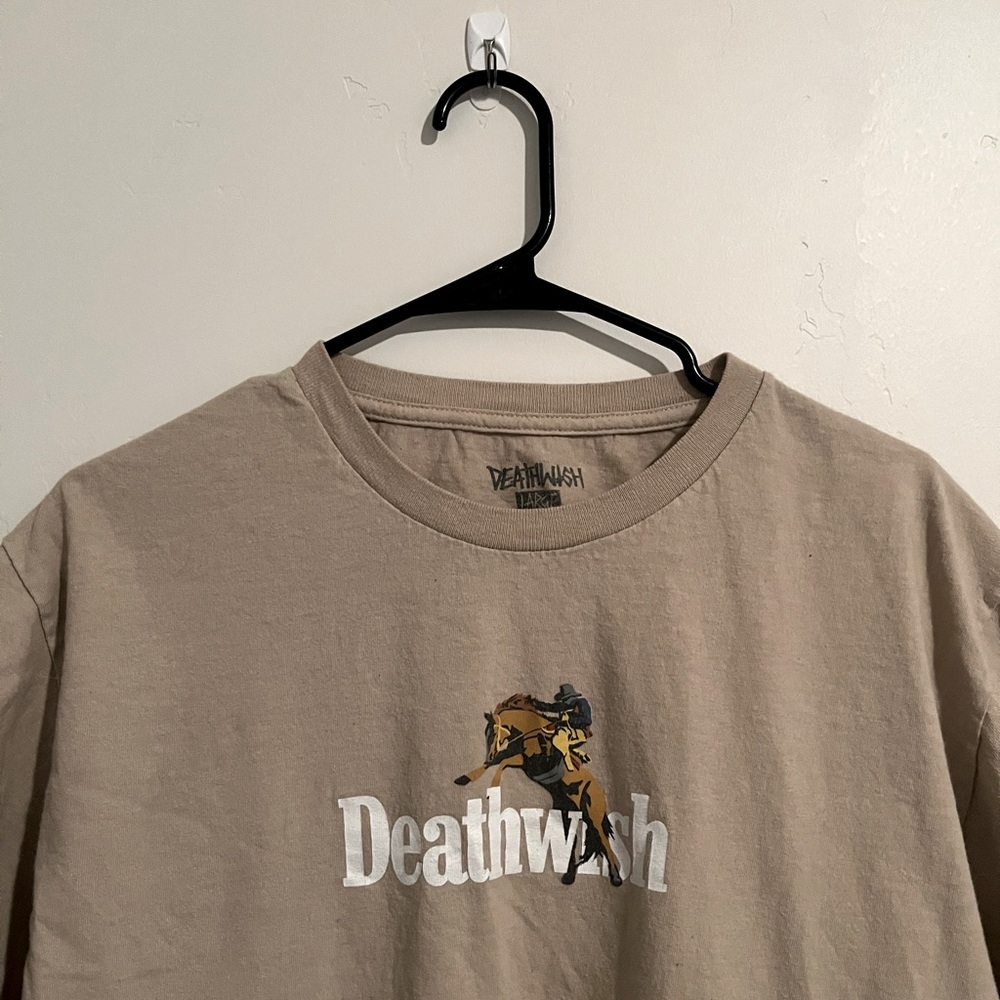 ✨WORN ONCE UO DEATHWISH GRAPHIC TEE